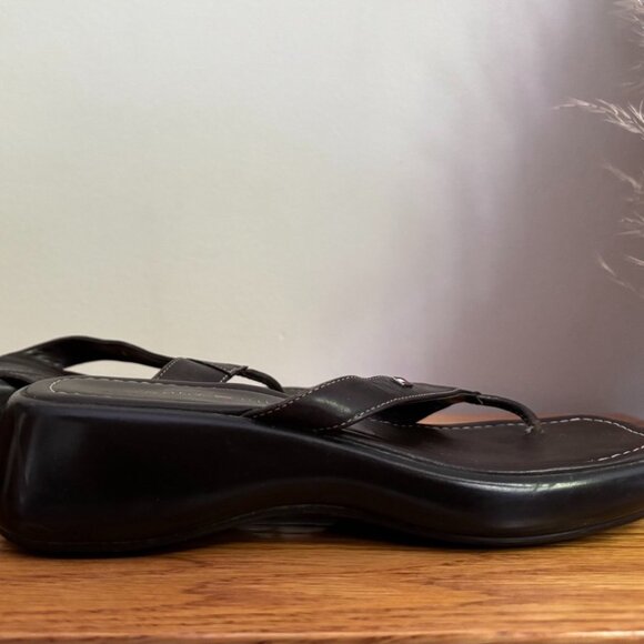 Tommy Hilfiger Platform Flip-Flops - Picture 2 of 4